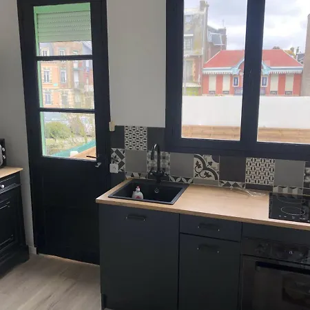 Les Fleurs En Front De