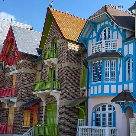 Les Fleurs En Front De * مير-لي-بان