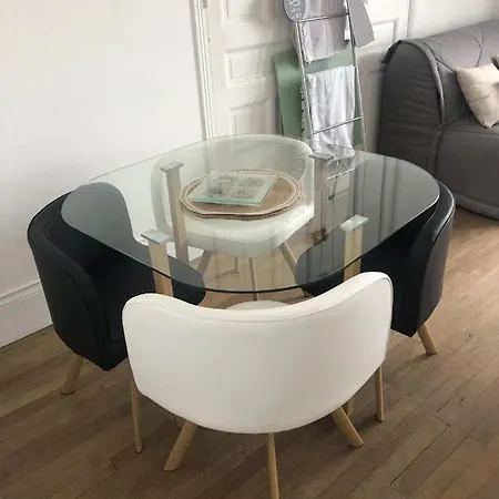 Les Fleurs En Front De *